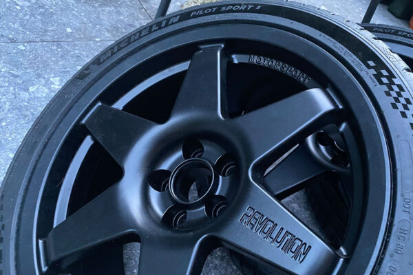 powdercoat--matt-black-revolution-wheels